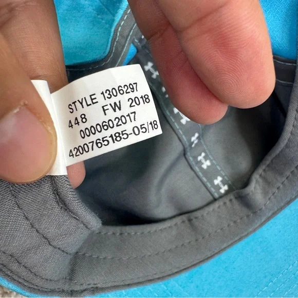 NWT Under Armour Women’s Blue Cap Hat One Size - Picture 9 of 9
